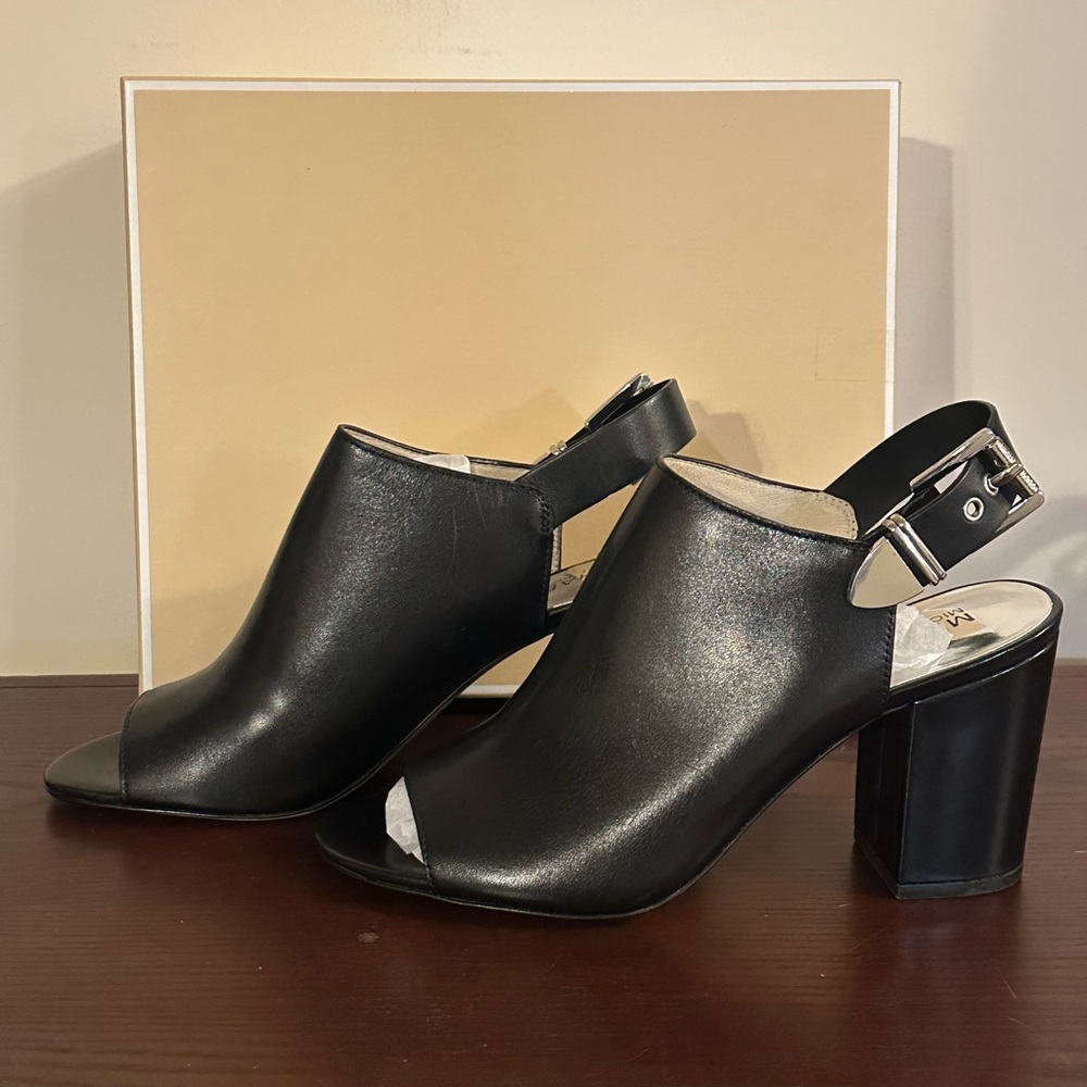 Michael by Michael Kors Leather Cassie Sling Size 8M